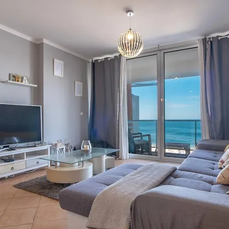Apartment 7 On