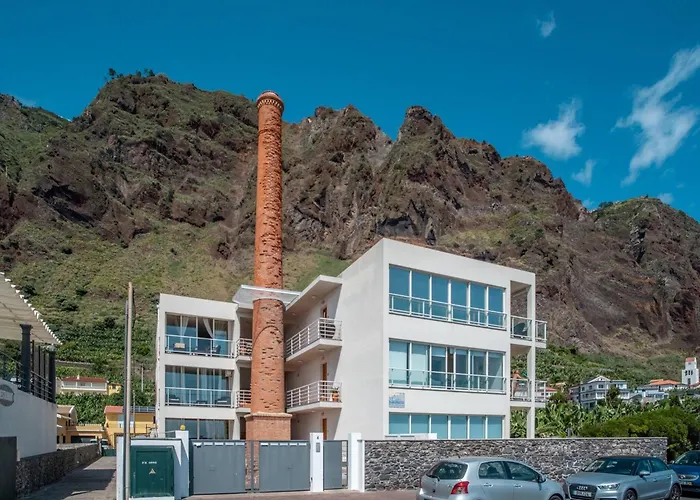 7 On * Paul do Mar (Madeira)